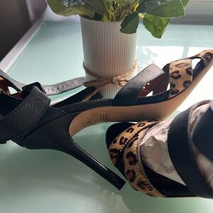 Vero Cuoio Pre-loved Black and Brown Heels with Sleek Design